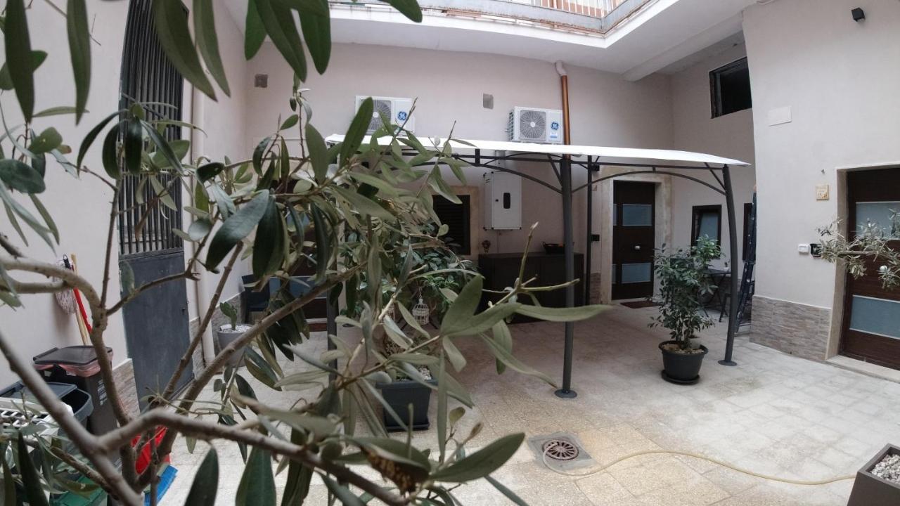 סירקוזה Il Cortiletto28 Rooms & House מראה חיצוני תמונה