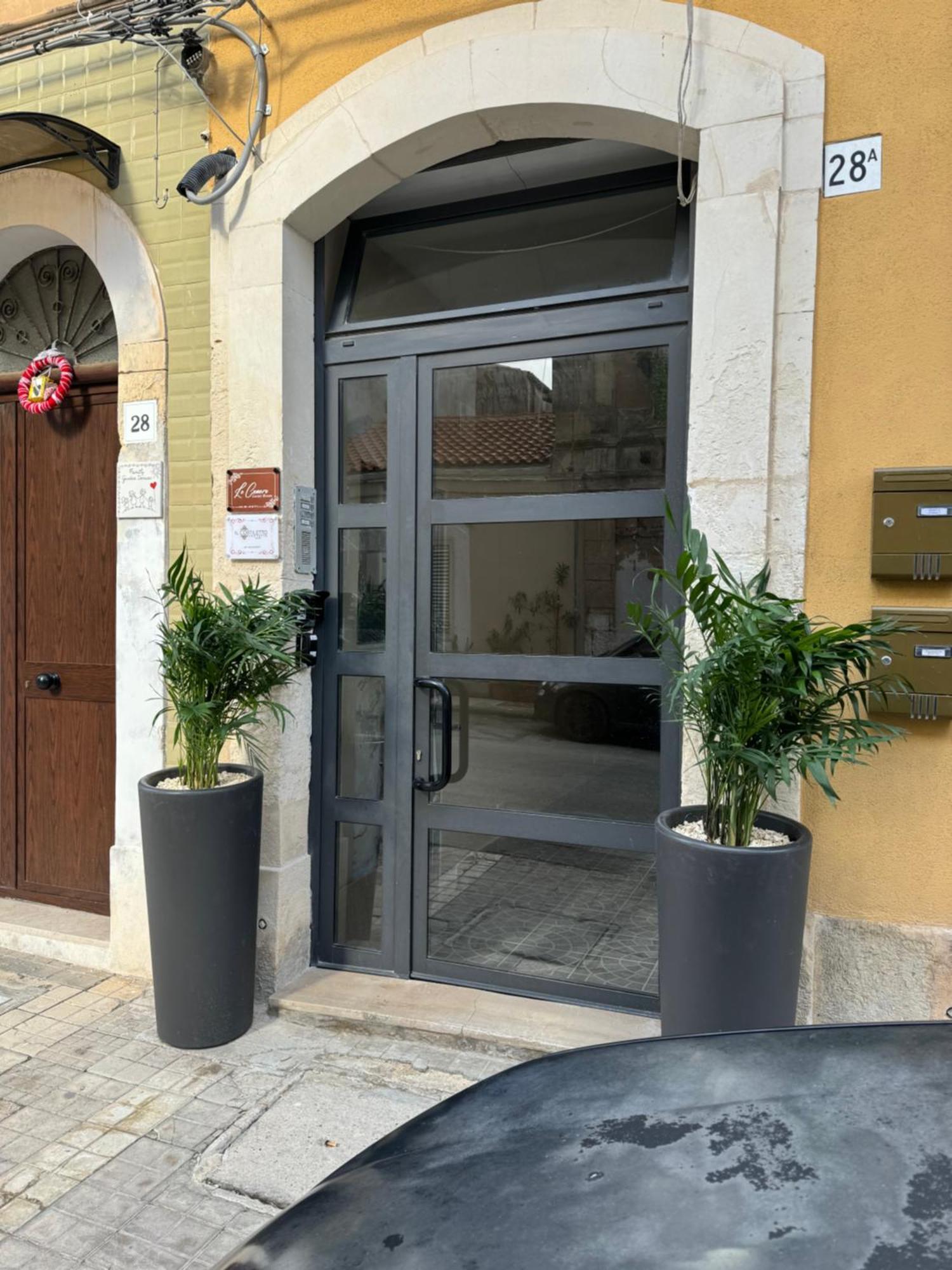 סירקוזה Il Cortiletto28 Rooms & House מראה חיצוני תמונה